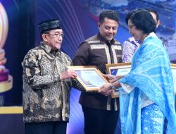 Bupati Sumenep Fauzi Wongsojudo Sabet Penghargaan Maritim Jatim 2026