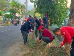 DLH Sumenep Pimpin Jumat Bersih, Fokus Bersihkan Sekolah dan GOR